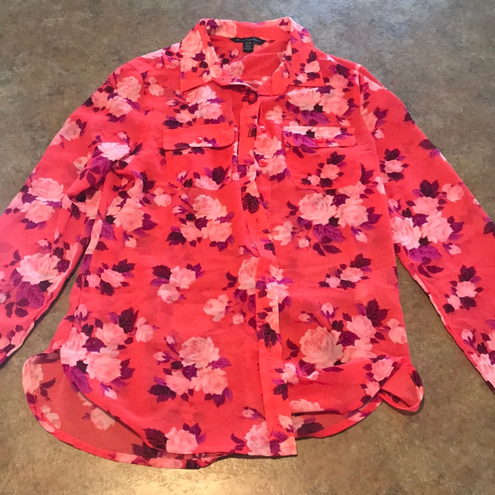 Floral button down American eagle blouse.